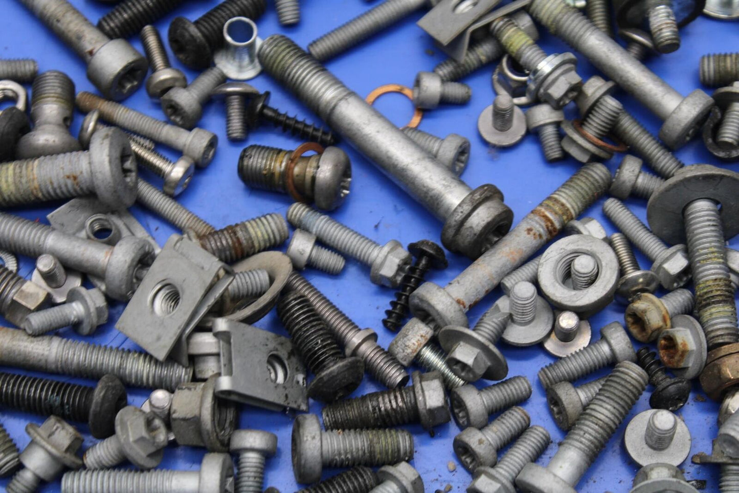 16-18 KTM 690 DUKE MISCELLANEOUS MOUNTING BOLTS HARDWARE MOTOR SCREWS BB631