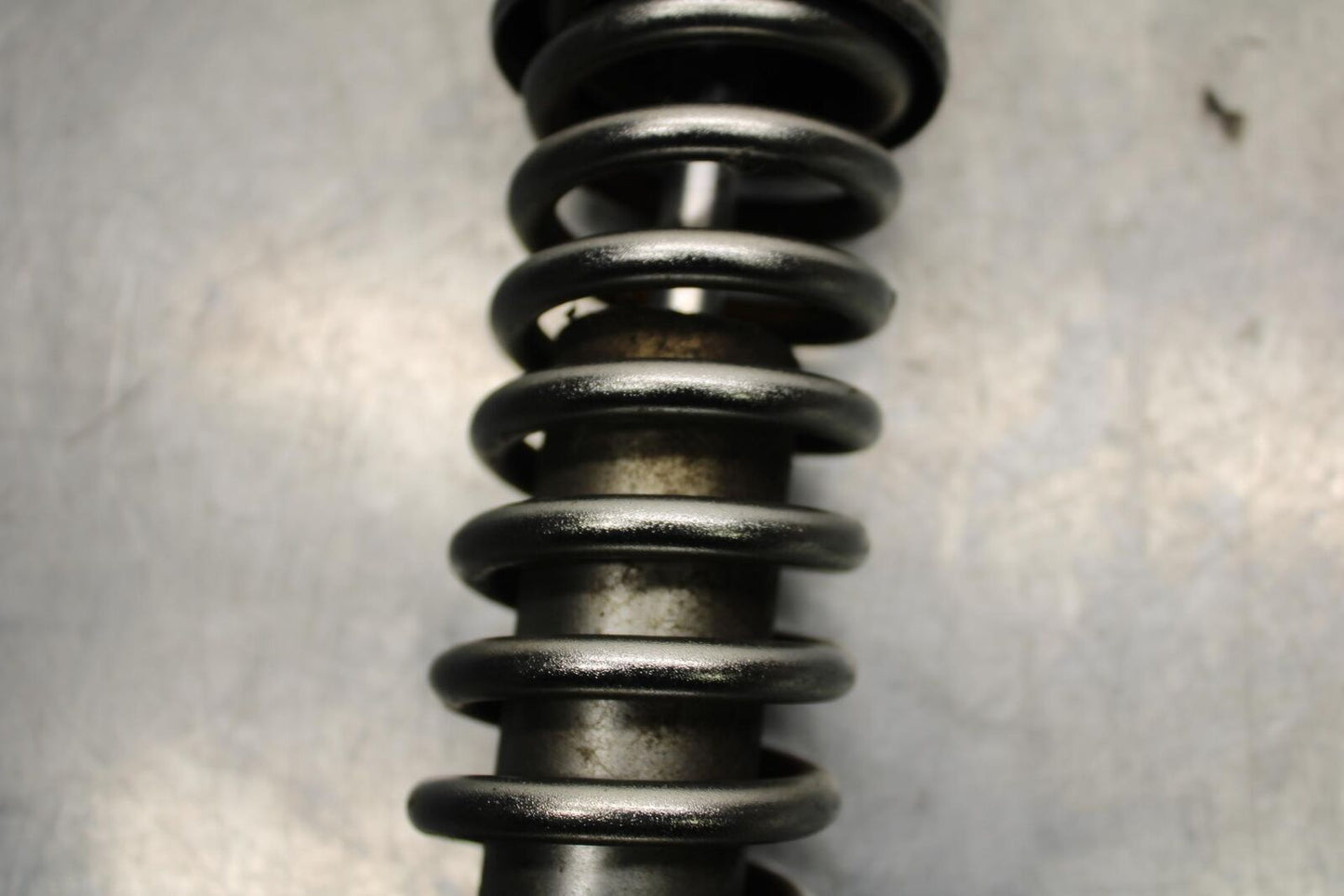75 SUZUKI GT 550 REAR BACK SHOCK ABSORBER SUSPENSION BB67
