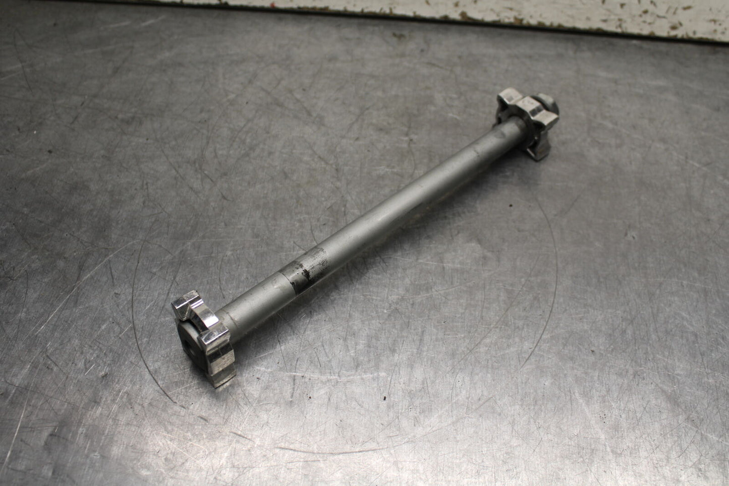 21-24 APRILIA TUONO 660 FACTORY REAR AXLE BACK WHEEL RIM PIVOT BOLT AXEL BB733