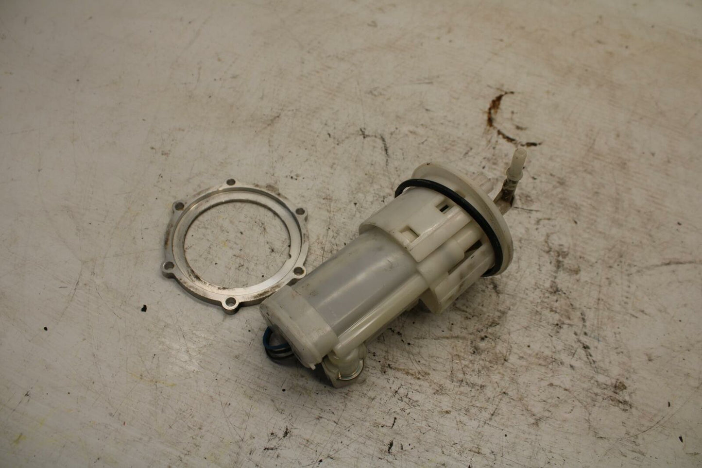 07-16 TRIUMPH STREET TRIPLE FUEL PUMP GAS PETROL SENDER UNIT BB361