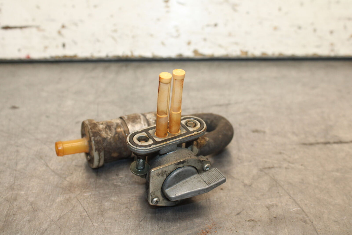 96-07 YAMAHA YZF600R FUEL GAS TANK PETCOCK SHUT ON OFF VALVE BB746