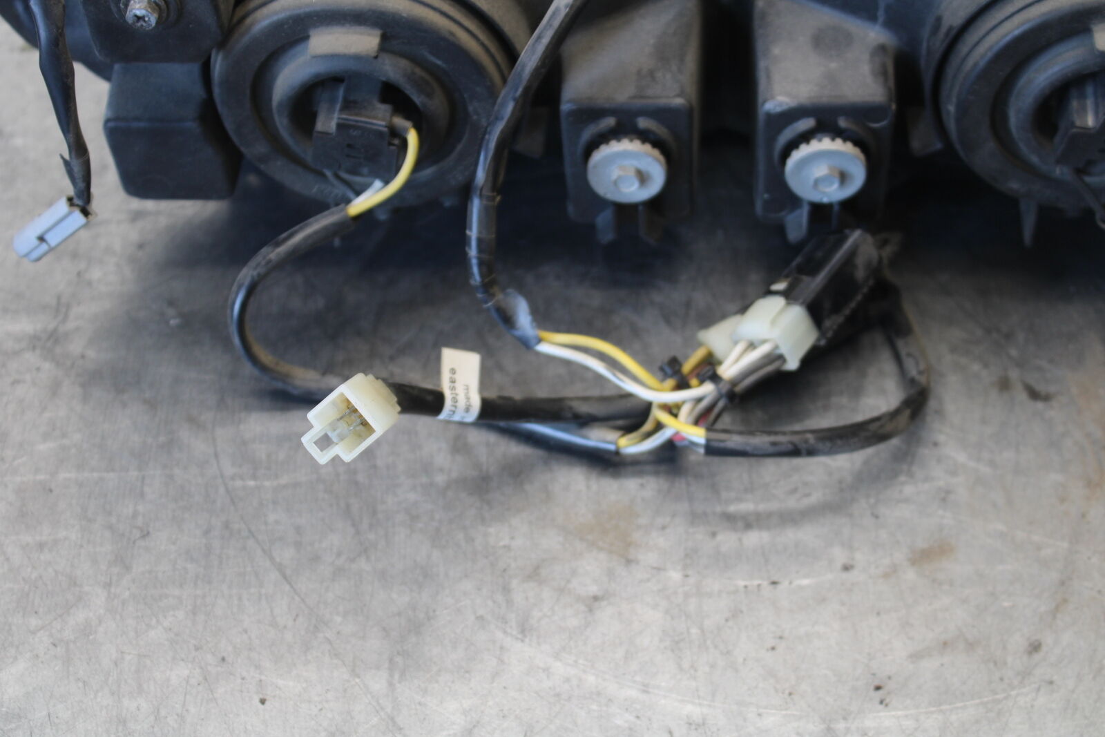 03-07 SUZUKI SV1000S FRONT HEADLIGHT HEAD LIGHT LAMP BB657