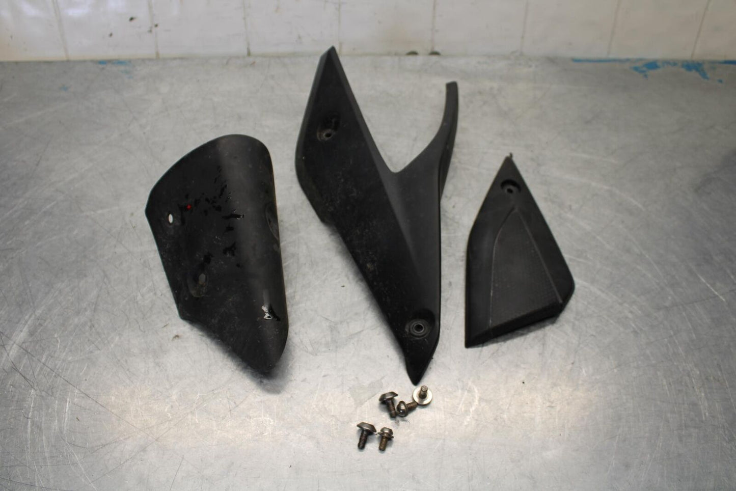 17-18 YAMAHA YZF R3 LEFT RIGHT MUFFLER EXHAUST PIPE COVERS HEAT SHIELDS BB438