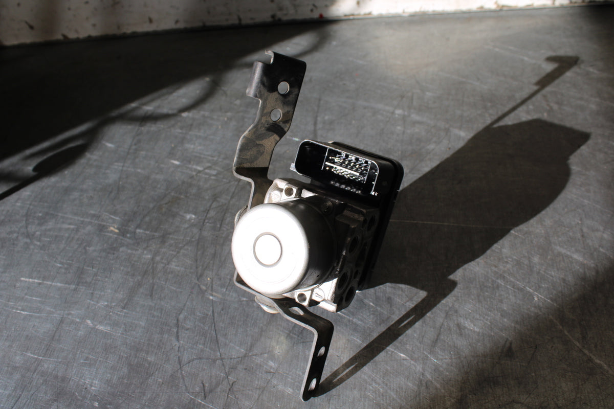 19-22 KAWASAKI Z400 ABS PUMP UNIT MODULE BB708