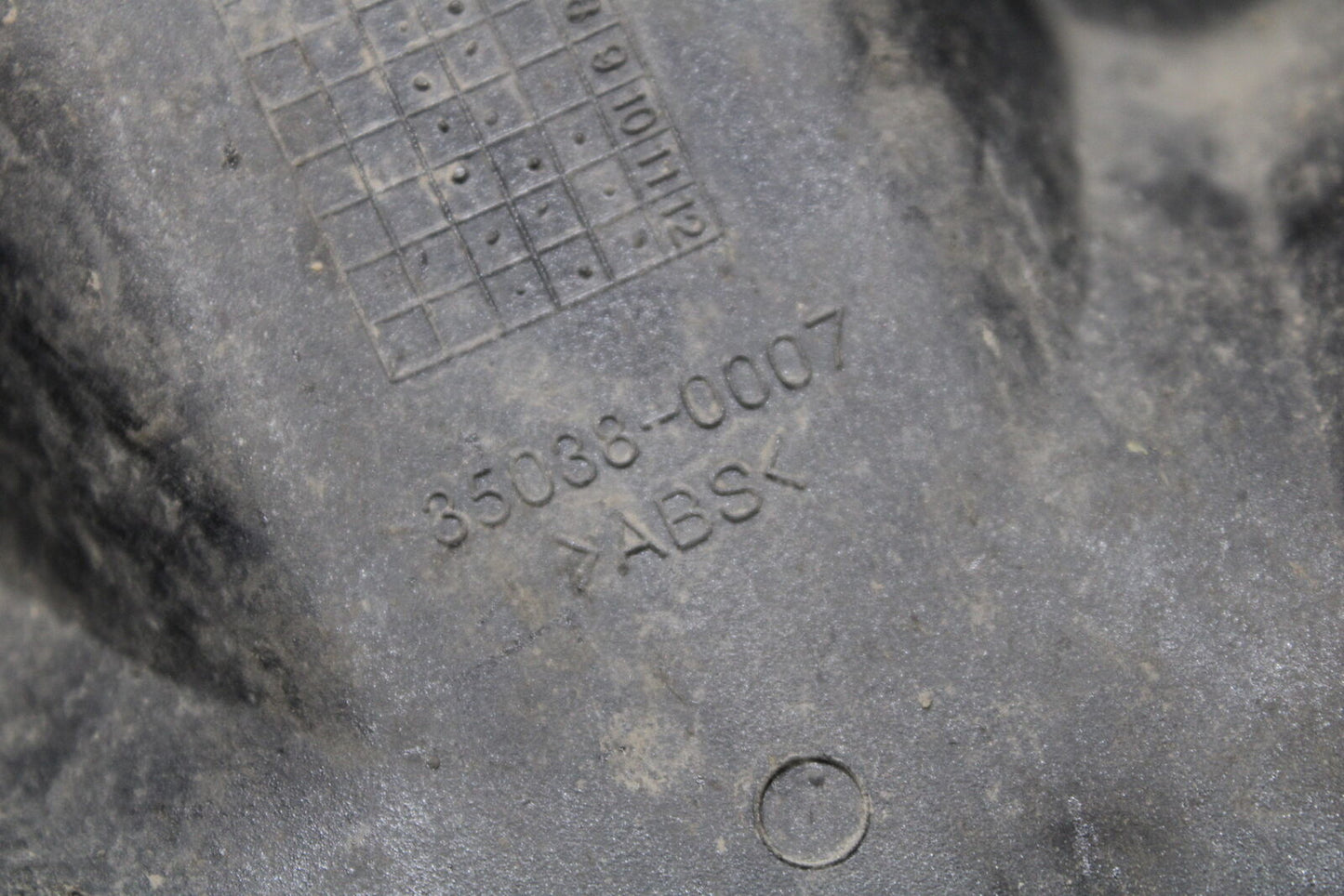 19-22 KAWASAKI Z400 FRONT WHEEL FENDER COWL FAIRING BB708