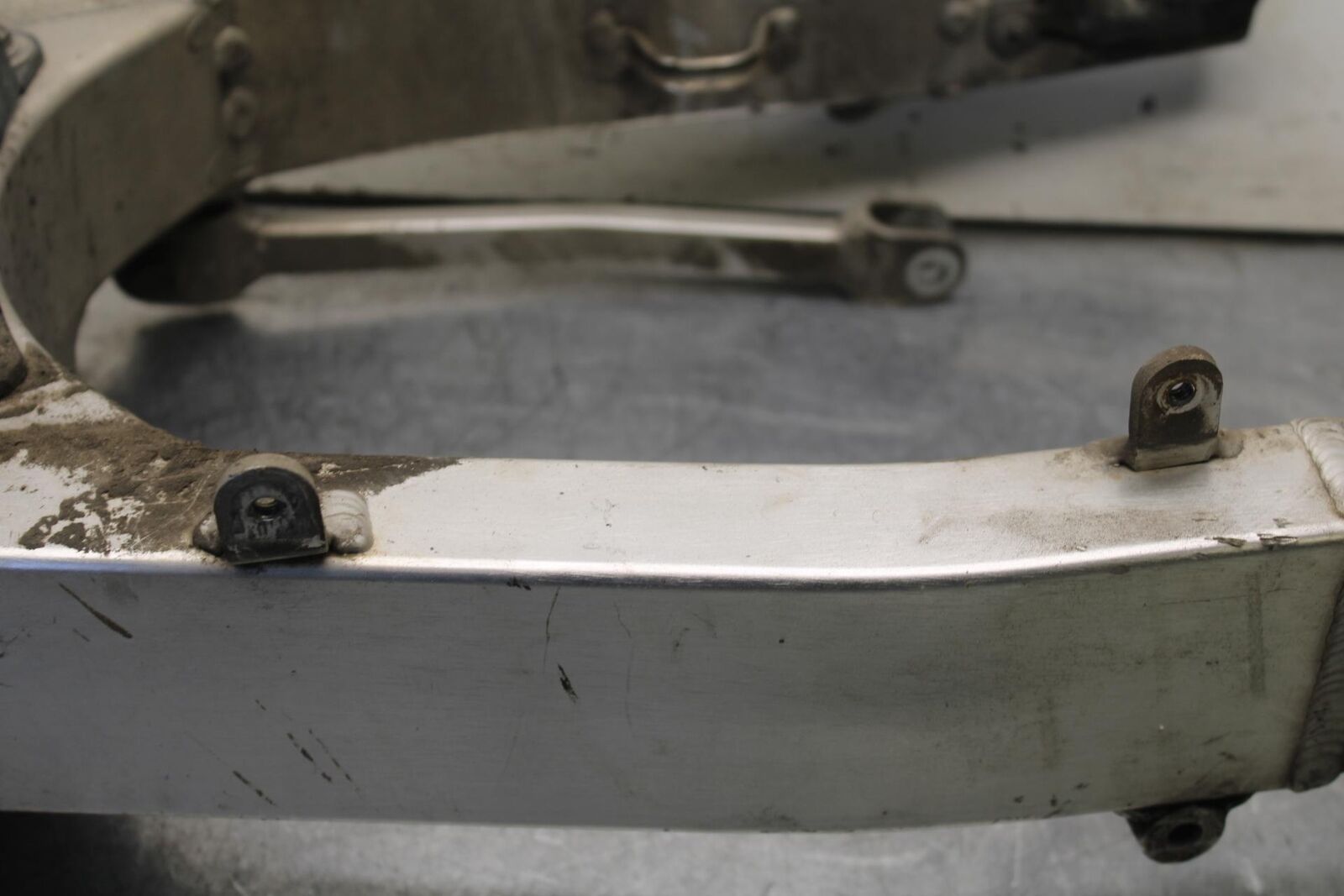 01-03 SUZUKI GSXR600 REAR SWINGARM BACK SUSPENSION SWING ARM 61000-39F00 BB633