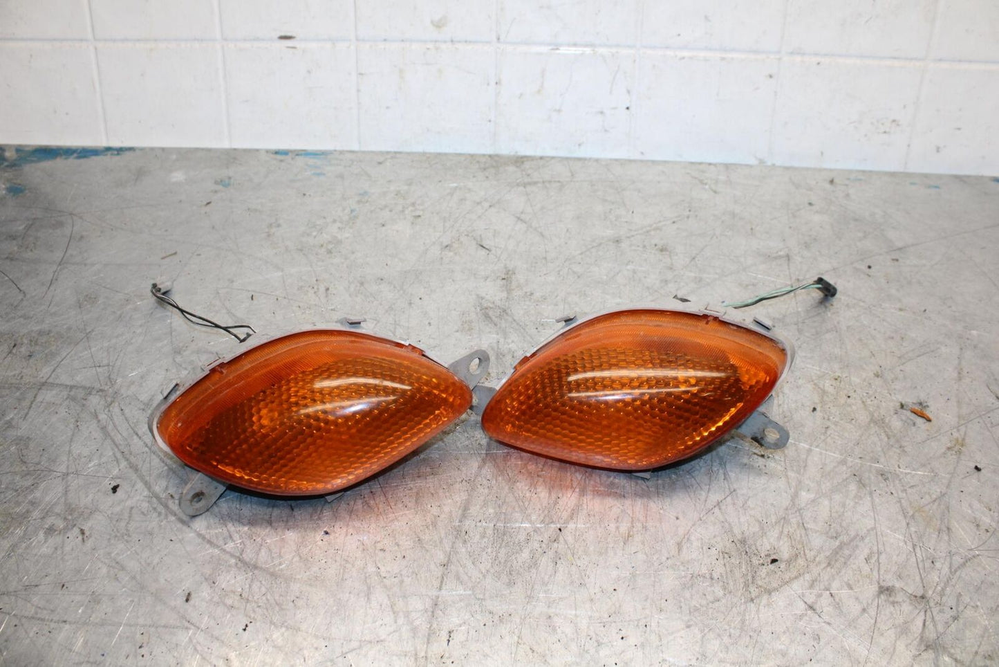 99-07 SUZUKI HAYABUSA FRONT LEFT RIGHT TURN SIGNALS LIGHT INDICATORS BB426