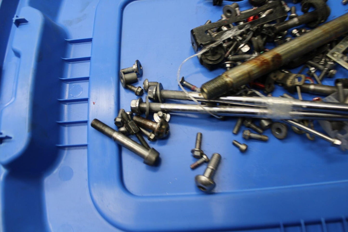 14-15 TRIUMPH STREET TRIPLE R ENGINE MOUNTING BOLTS HARDWARE MOTOR SCREWS BB441