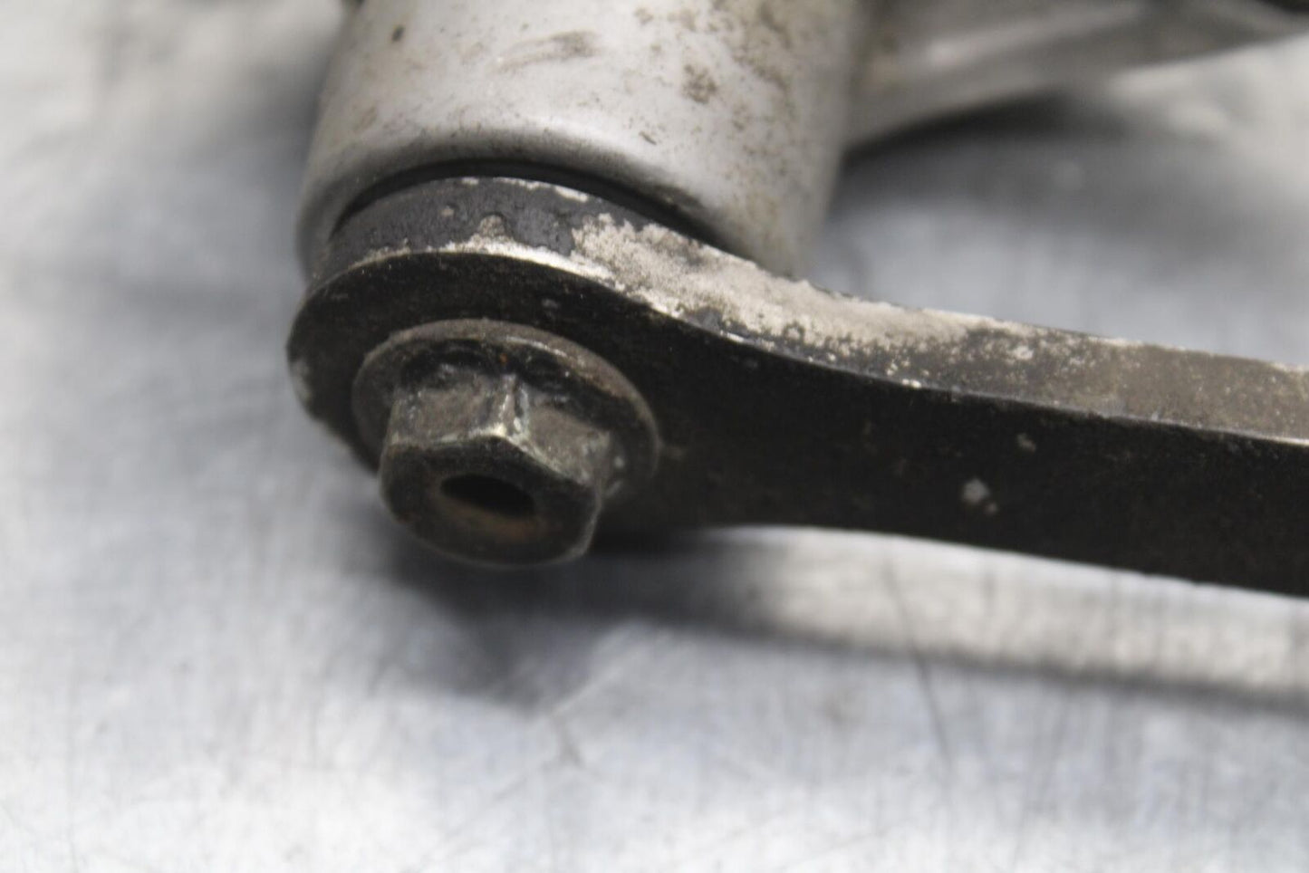 04-05 SUZUKI GSXR750 REAR DOGBONE SHOCK LINKAGE LINK 62600-35880 BB81