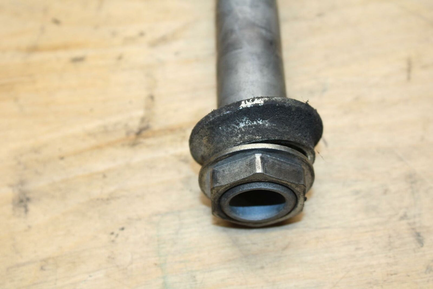 08-14 DUCATI MONSTER 696 REAR AXLE BACK WHEEL RIM PIVOT BOLT AXEL BB324