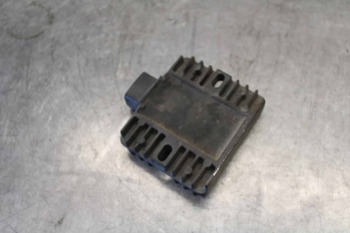 05-06 YAMAHA ROYAL STAR RECTIFIER VOLTAGE REGULATOR BB697