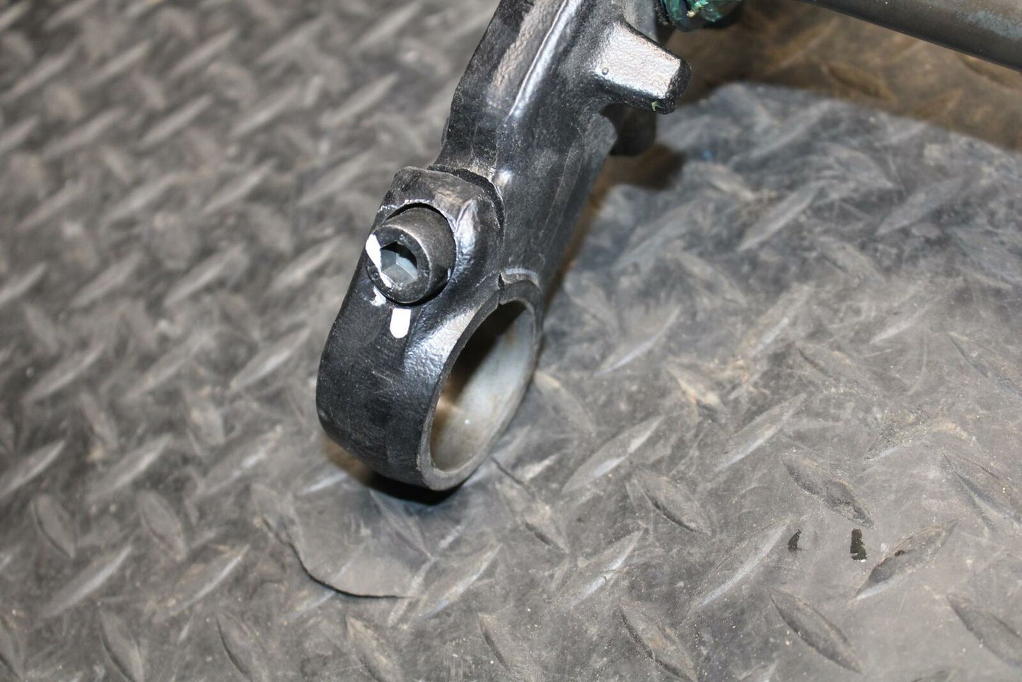 17 KAWASAKI NINJA 300 FRONT FORKS CLAMP LOWER TRIPLE TREE STEM BB215