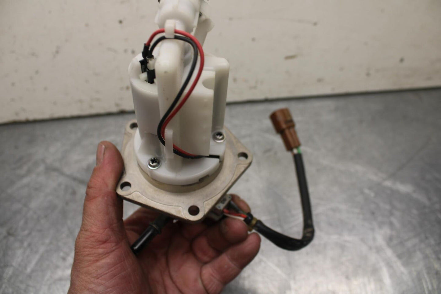 16-18 KTM 690 DUKE FUEL PUMP GAS PETROL SENDER UNIT BB631