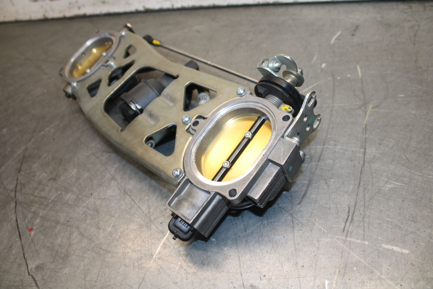 09-11 DUCATI 1198 THROTTLE BODIES BB705