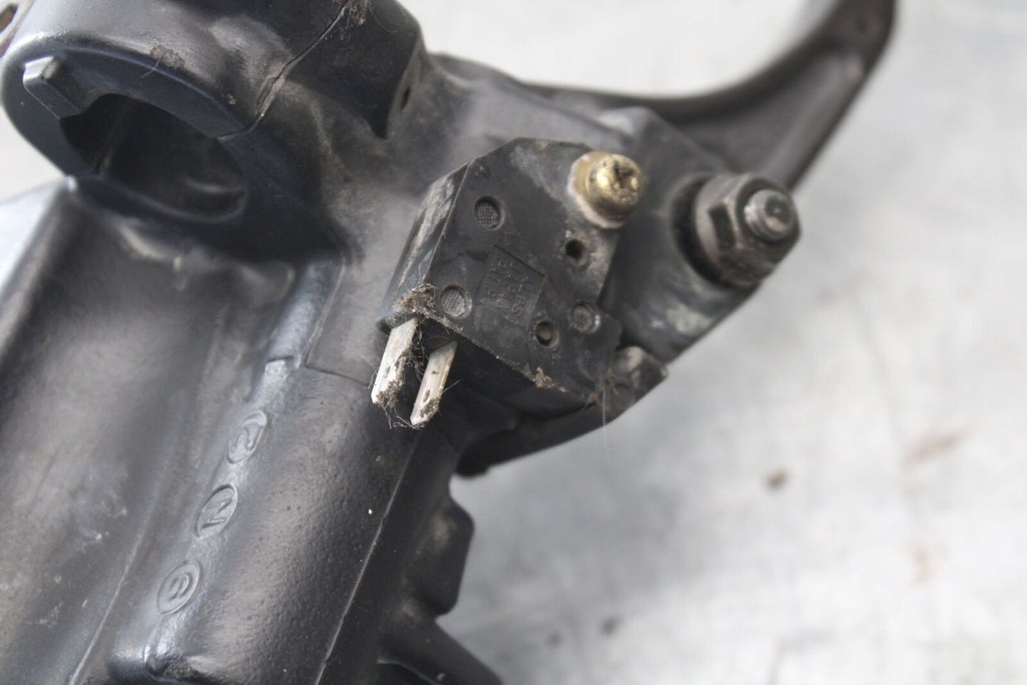 01-06 TRIUMPH TIGER 955I FRONT BRAKE MASTER CYLINDER w/ LEVER BB693
