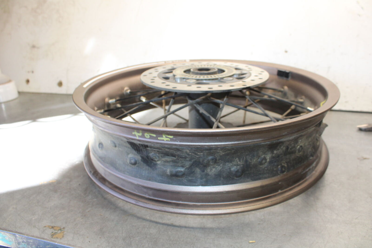 21 HUSQVARNA VITPILEN 401 REAR WHEEL BACK RIM BB467