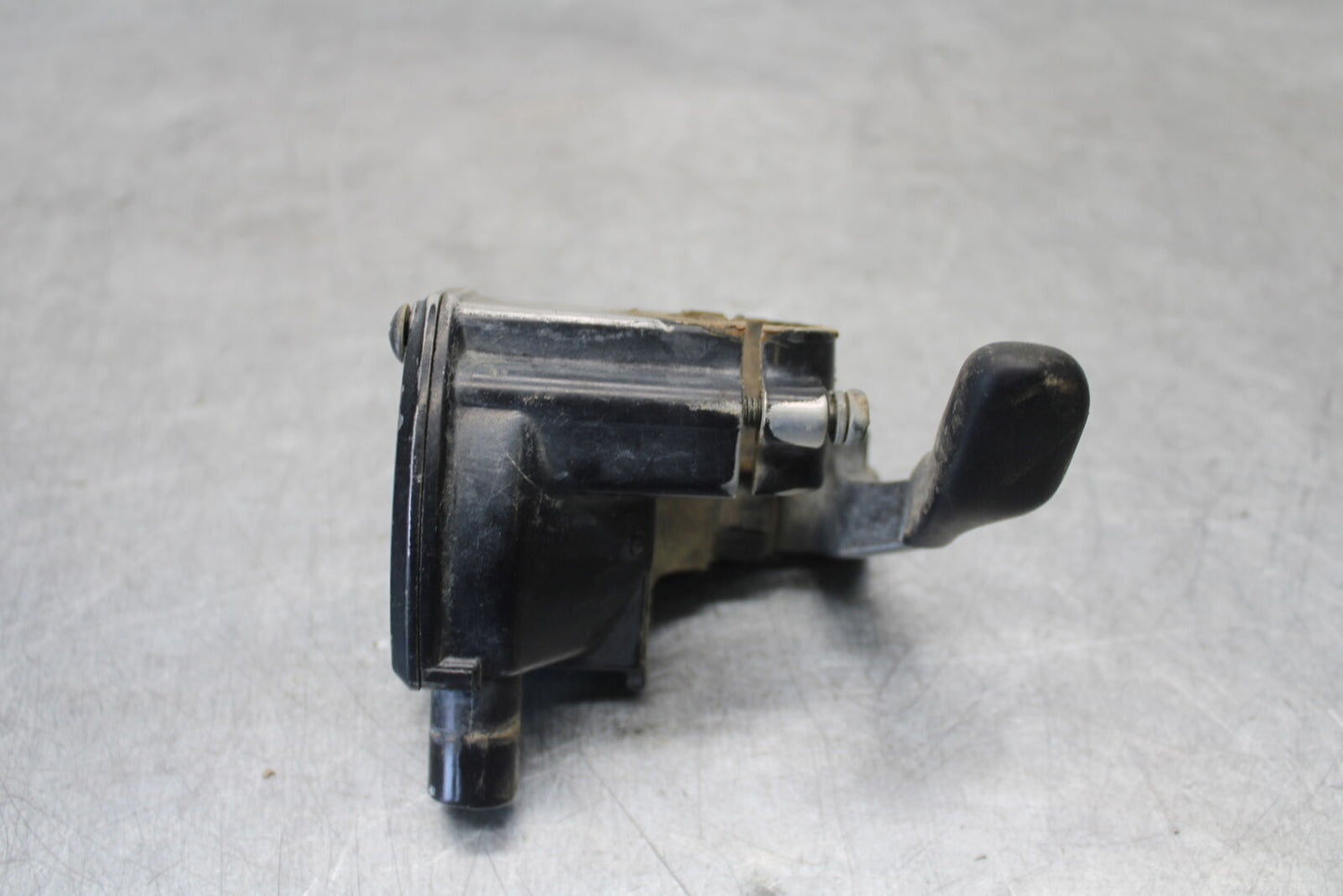 01-05 YAMAHA RAPTOR 660R THROTTLE CABLE LINE HOUSING GUIDE BB695