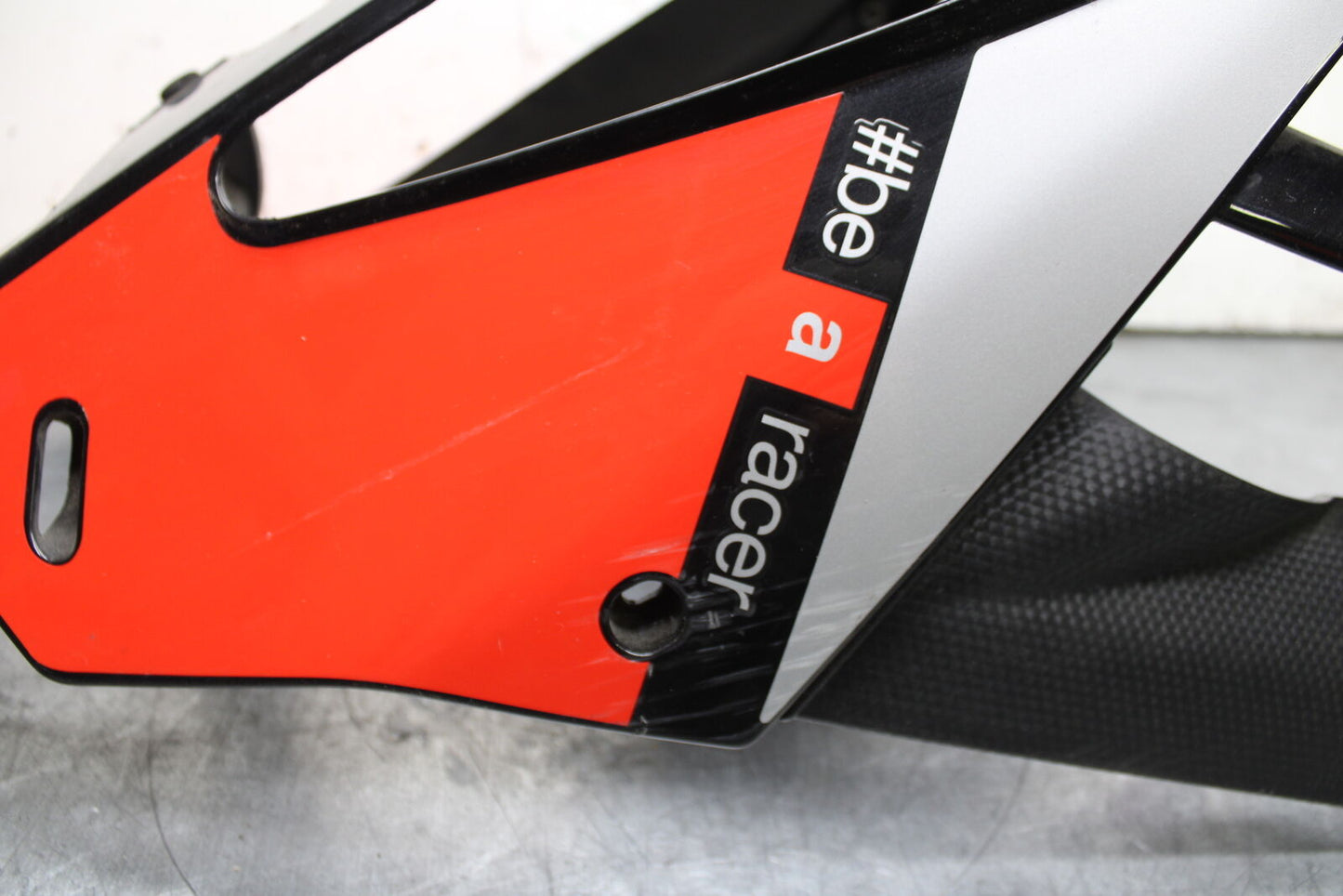 15-19 APRILIA RSV4 RF LOWER BOTTOM BELLY FAIRING COWL BB611