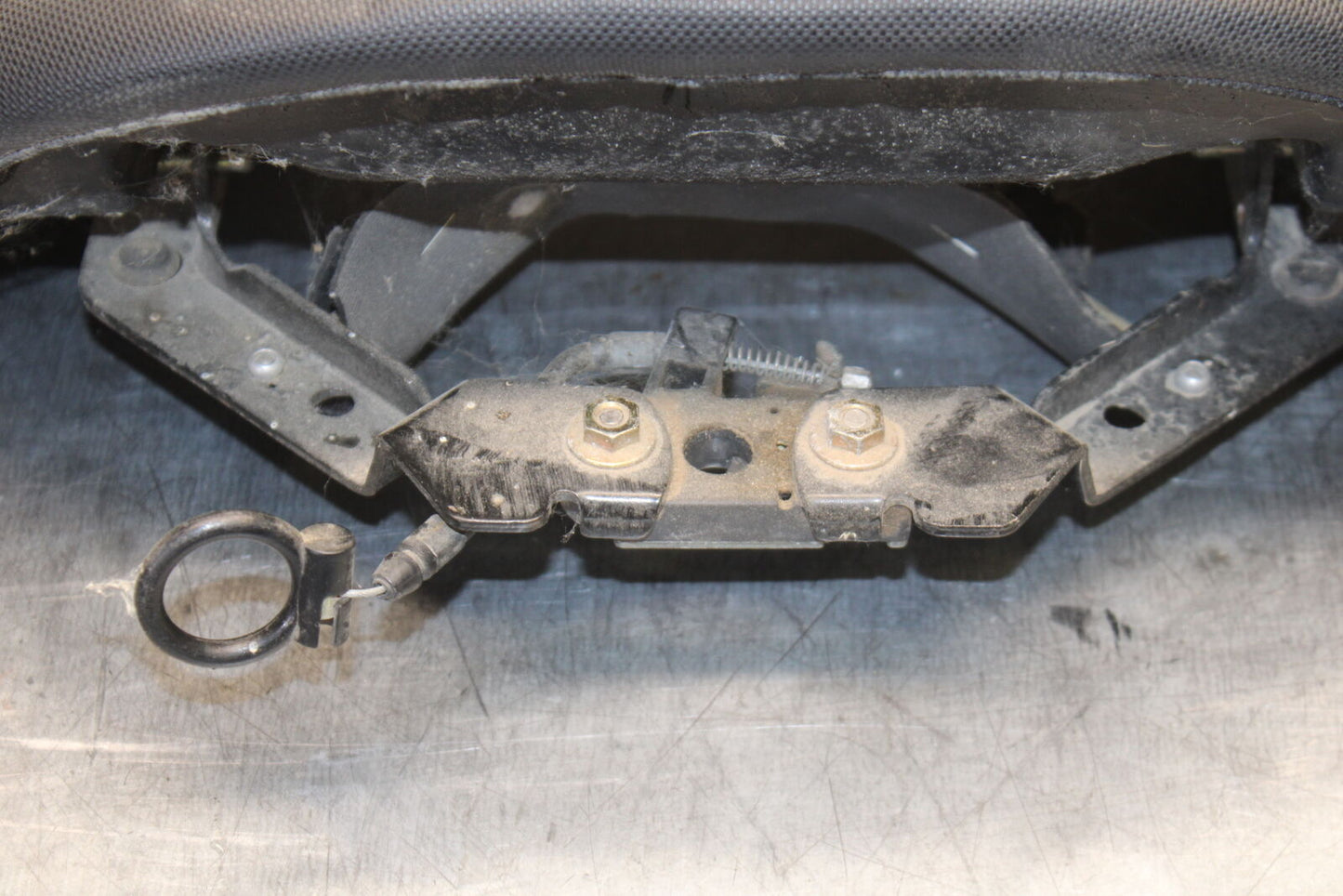 01-06 TRIUMPH TIGER 955I FRONT DRIVERS SEAT PAD SADDLE PILLION BB693