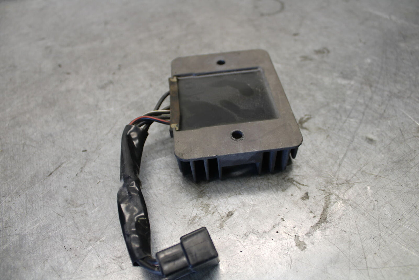 04 SUZUKI GSXR600 RECTIFIER VOLTAGE REGULATOR 32800-33E21 BB676