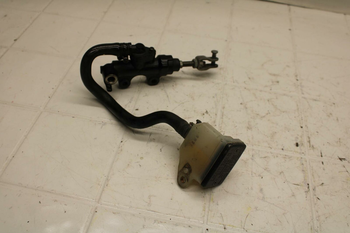 88 SUZUKI GSXR750 REAR BACK BRAKE MASTER CYLINDER W RESERVOIR BB18