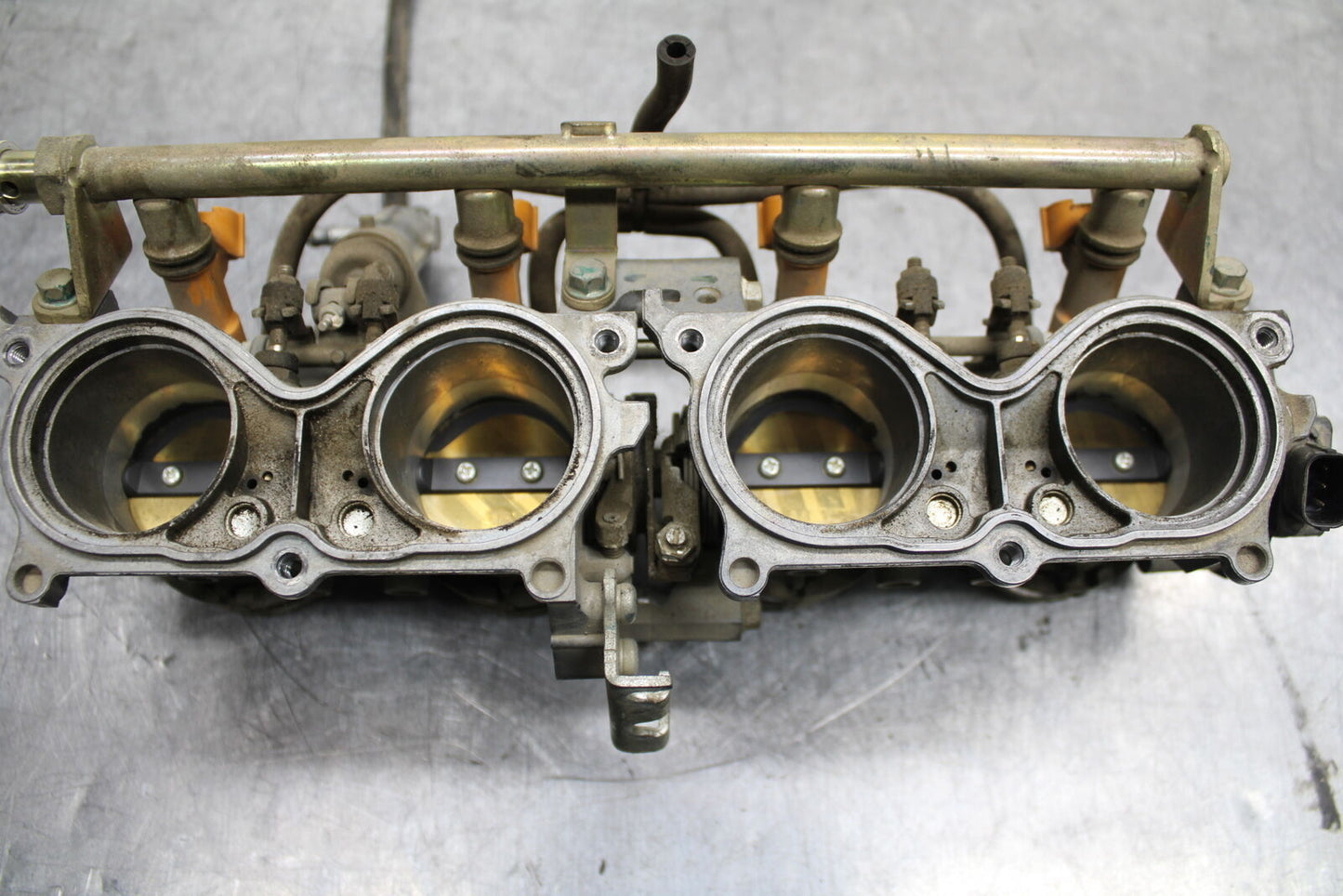 05-06 HONDA CBR600RR MAIN FUEL INJECTORS / THROTTLE BODIES BB739