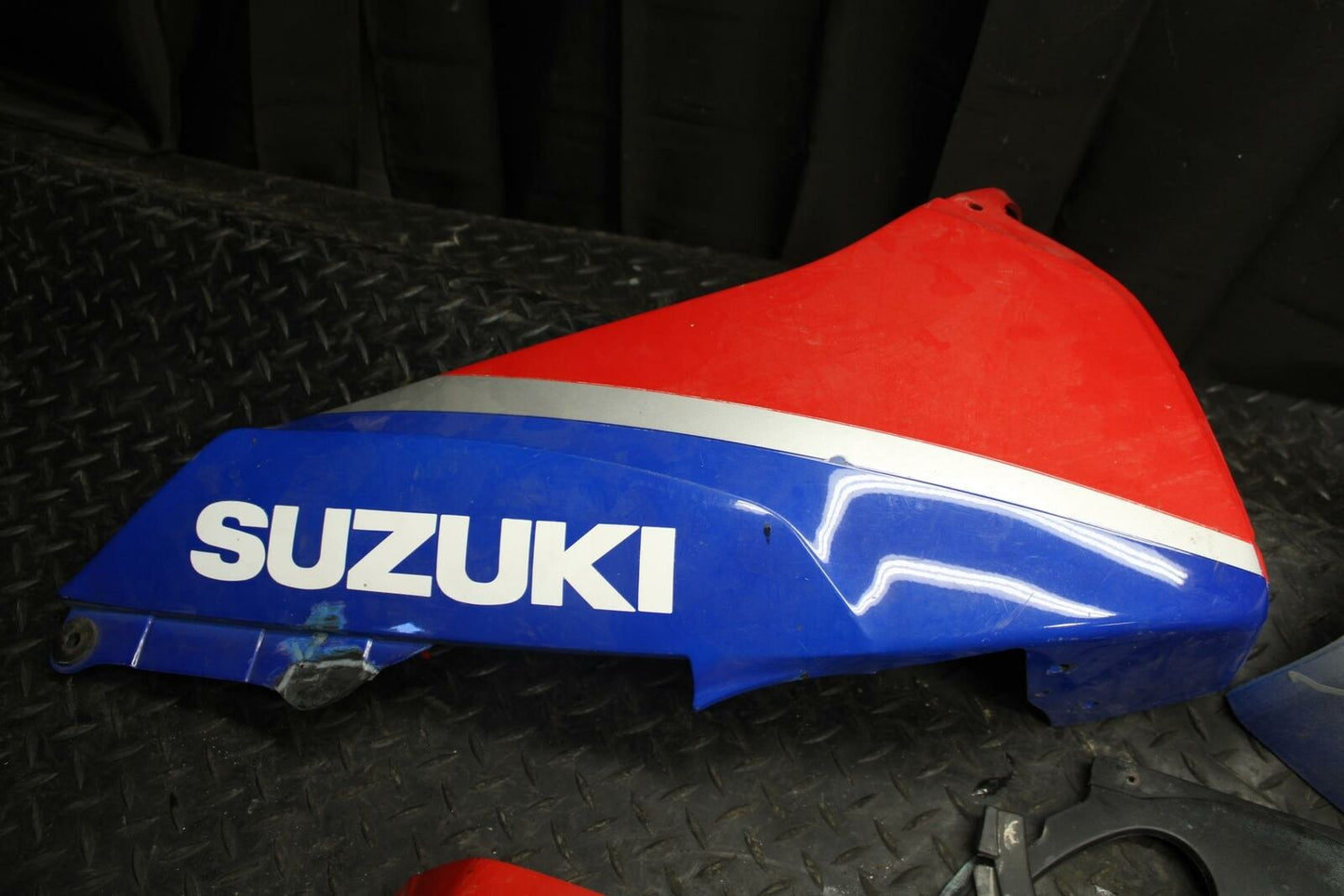 86 SUZUKI GS750ES FRONT UPPER NOSE FAIRING COWL SHROUD PARTS BB233