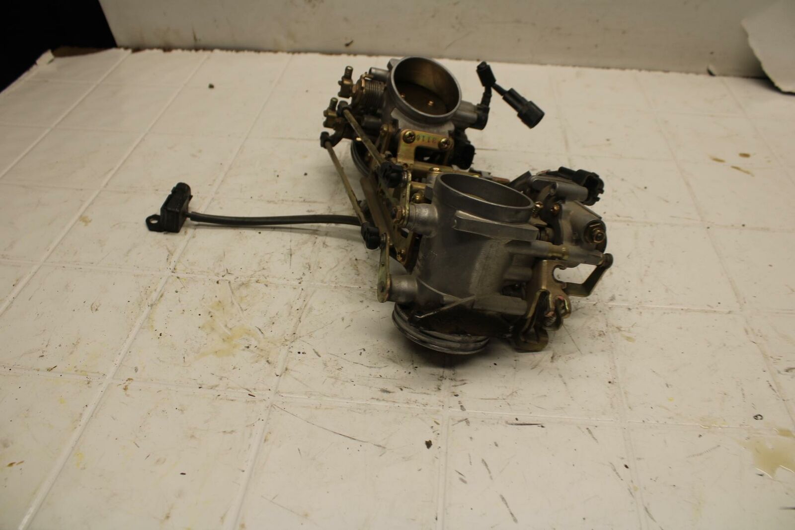 03-05 SUZUKI SV1000 MAIN FUEL INJECTORS / THROTTLE BODIES BB405