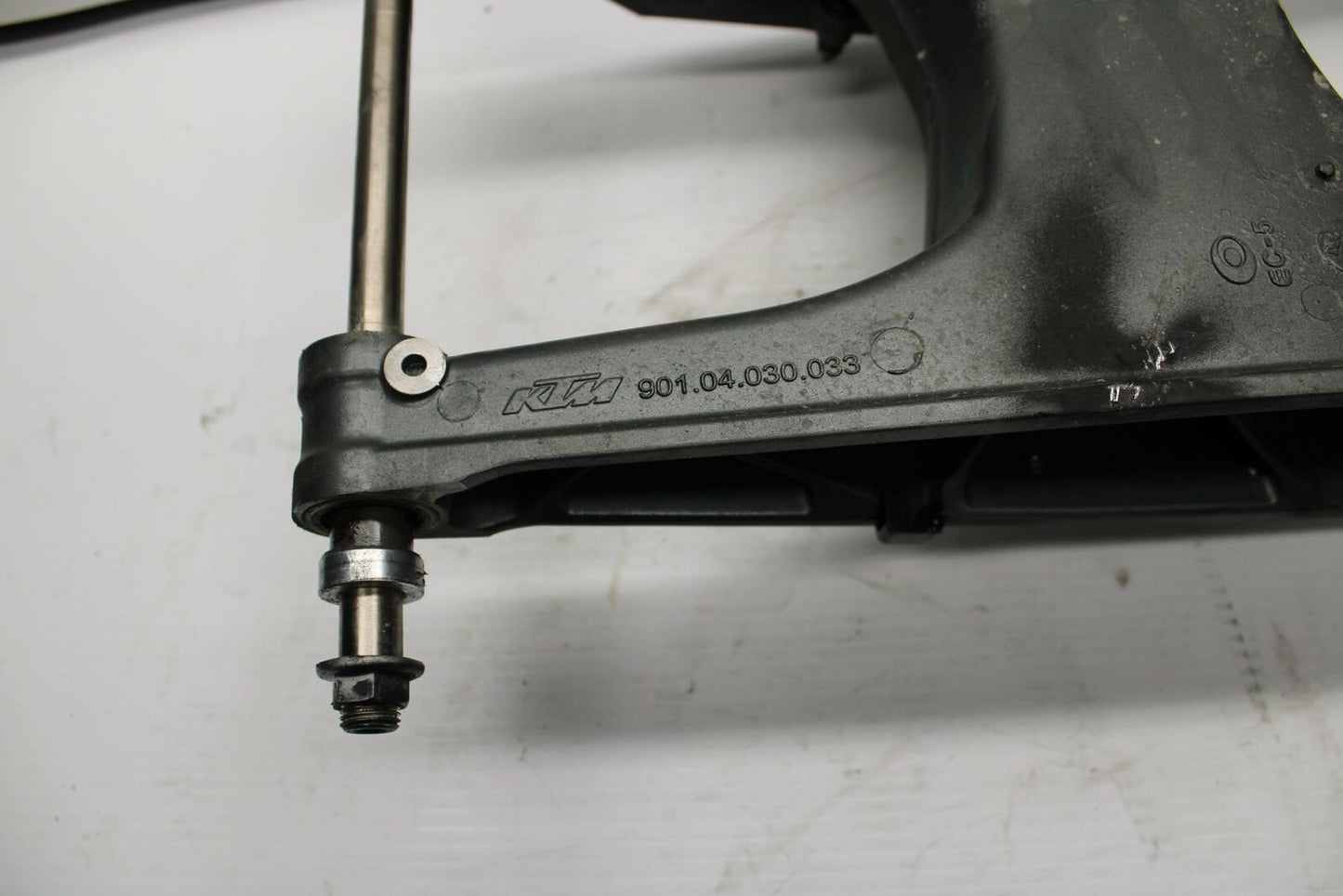 18-20 HUSQVARNA VITPILEN 401 REAR SWINGARM BACK SUSPENSION SWING ARM BB248
