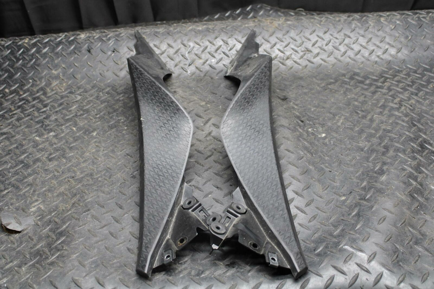 17 KAWASAKI NINJA 300 RIGHT LEFT GAS FUEL TANK PANELS COVERS TRIM SET BB215