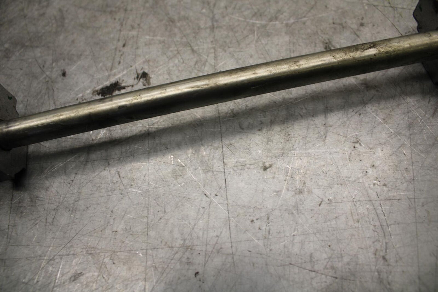 22-23 HUSQVARNA SVARTPILEN 401 REAR AXLE BACK WHEEL RIM PIVOT BOLT AXEL BB541