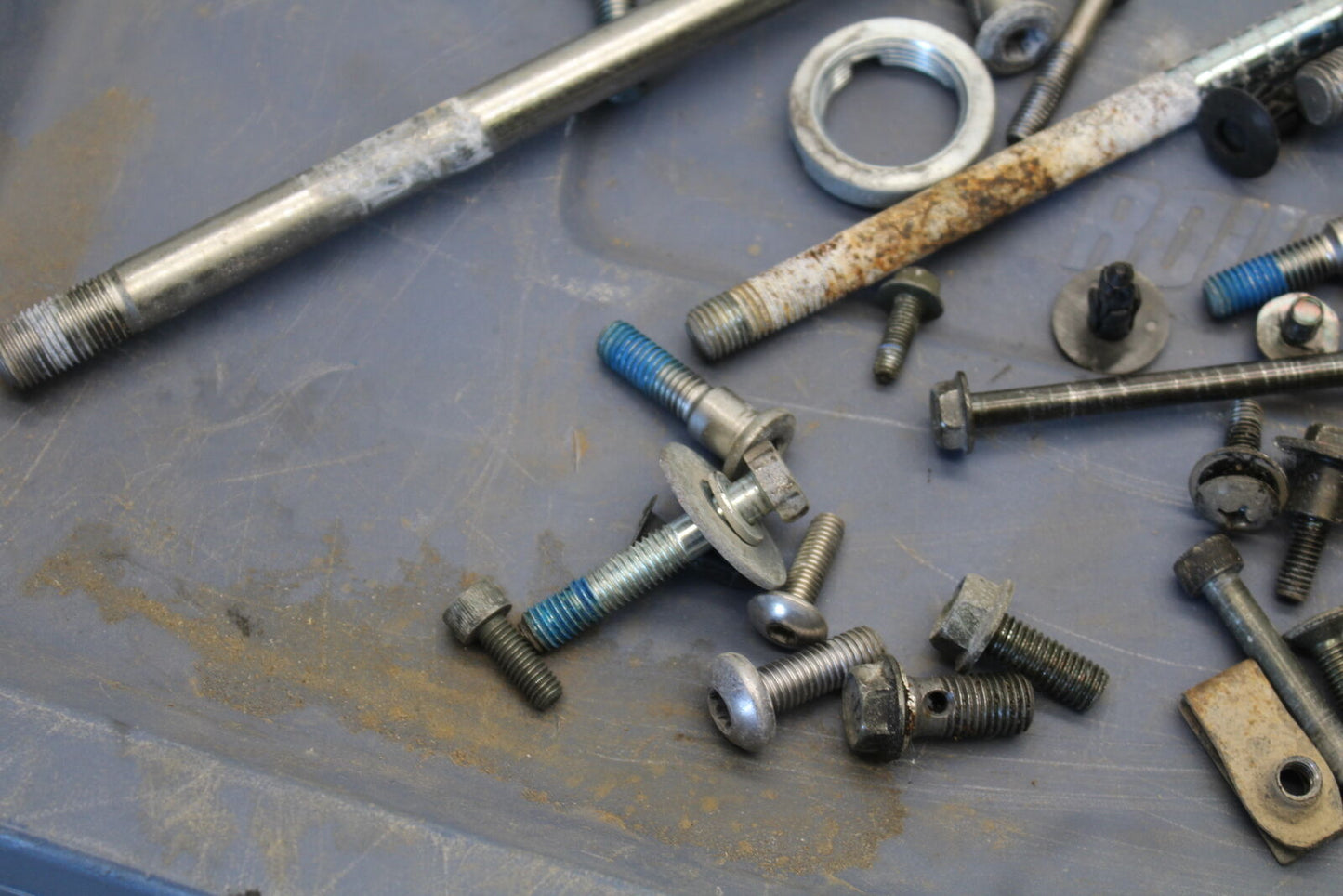 03-07 SUZUKI SV1000S ENGINE MOUNTING BOLTS HARDWARE SCREWS BB657