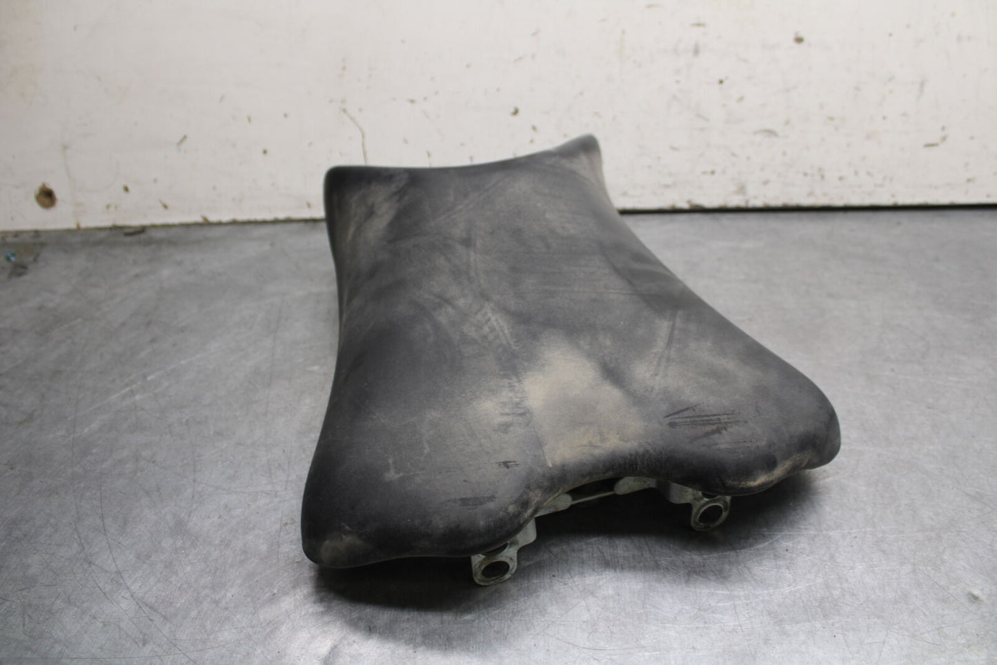 09-15 YAMAHA FZ6R FRONT DRIVERS SEAT PAD SADDLE PILLION BB686