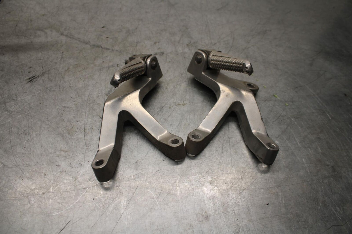 96-07 YAMAHA YZF600R REAR BACK PASSENGER PEG SET PAIR THUNDERCAT BB427