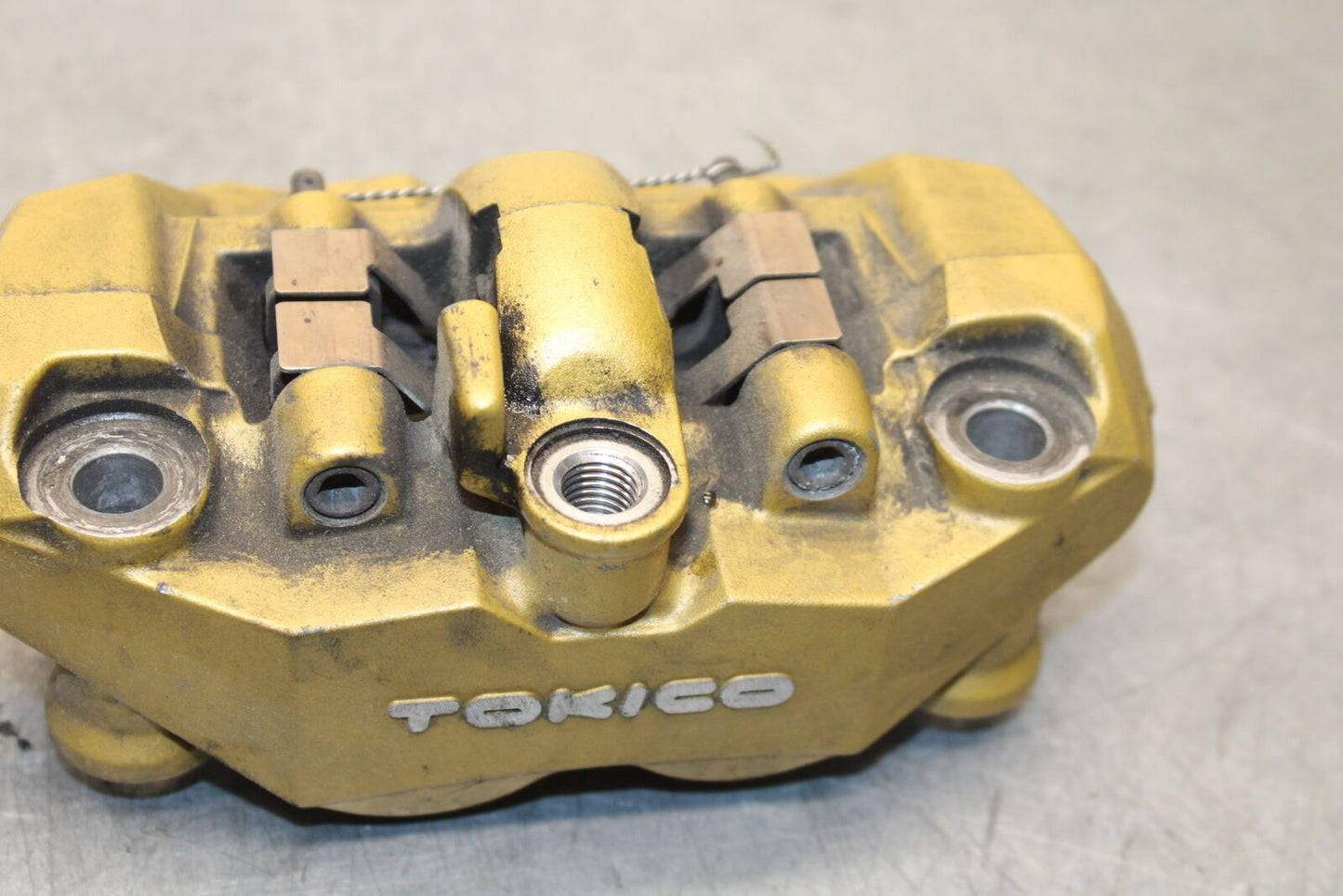04-05 SUZUKI GSXR600 RIGHT LEFT FRONT BRAKE CALIPER SET PAIR CALIPERS BB658