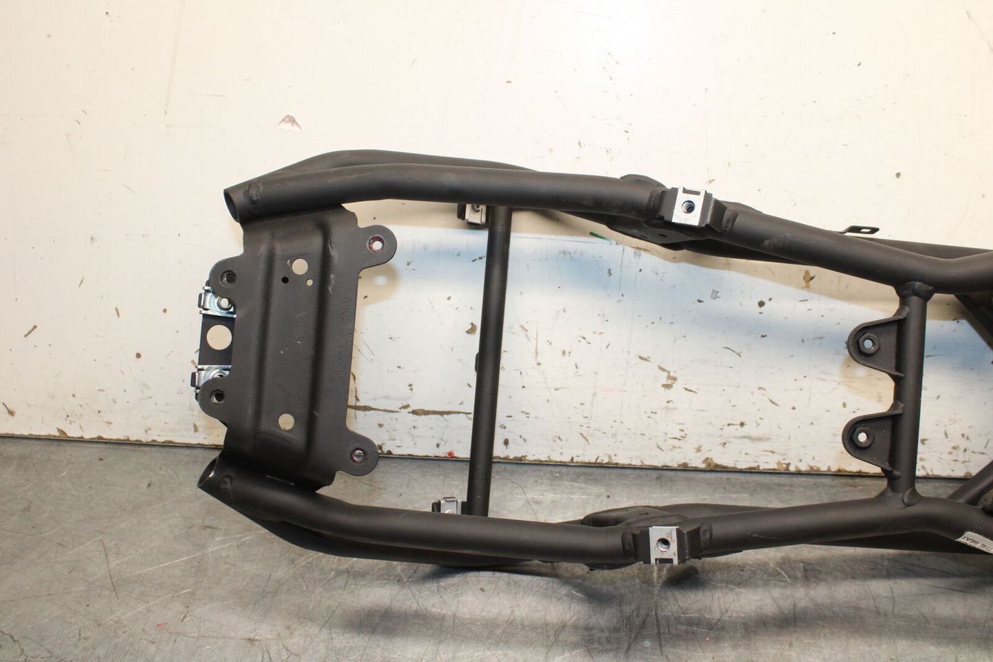 09-11 DUCATI STREETFIGHTER 1098 REAR SUBFRAME BACK SUB FRAME BB705