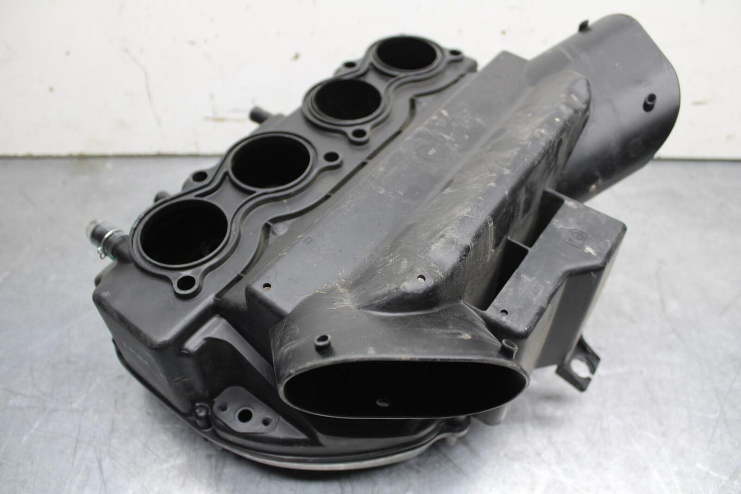 11-23 SUZUKI GSXR 750 AIRBOX AIR INTAKE FILTER BOX BB630