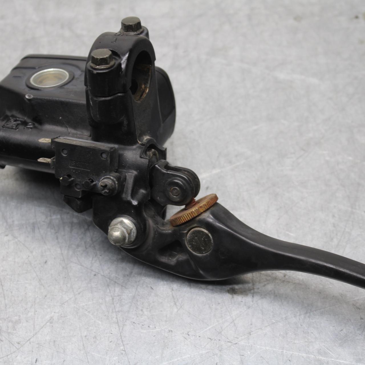01-06 HONDA CBR600F4I FRONT BRAKE MASTER CYLINDER w/ LEVER 45510-MBW-016 BB644