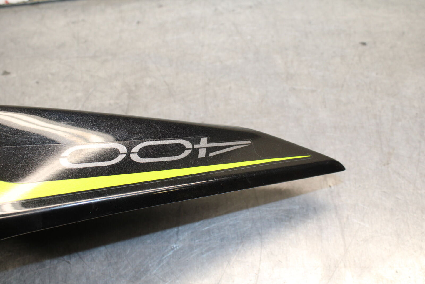 19-22 KAWASAKI Z400 RIGHT REAR BACK TAIL FAIRING COWL SHROUD BB738