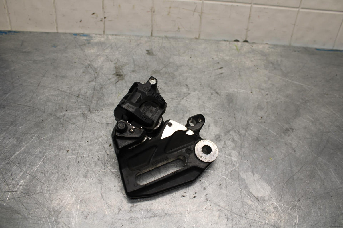 18 KTM RC 390 REAR BACK BRAKE CALIPER W MOUNT BRACKET BB442