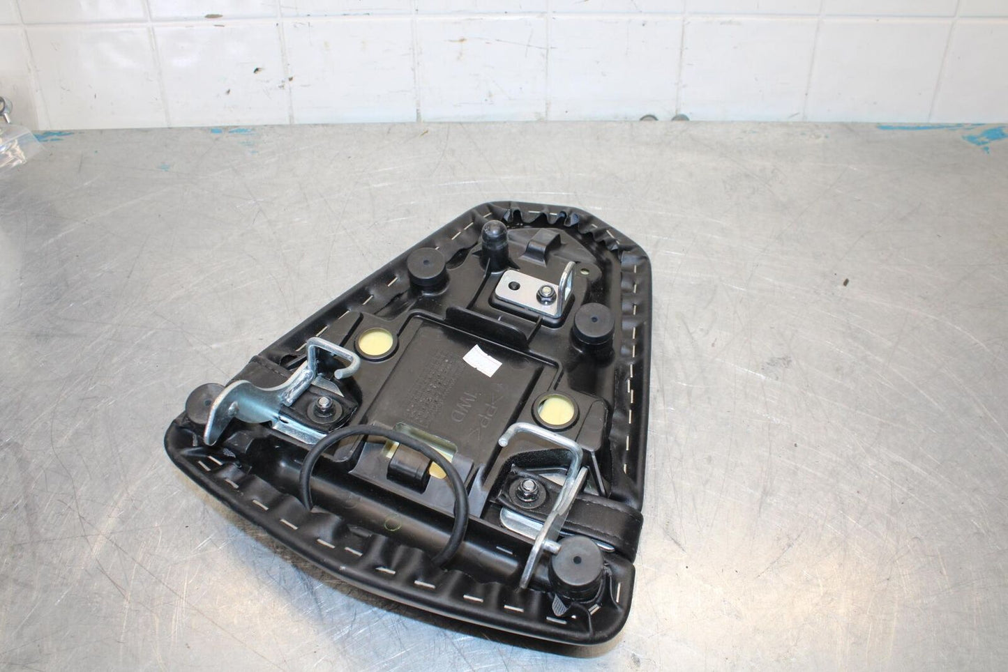 17-18 YAMAHA YZF R3 REAR BACK PASSENGER TANDEM SEAT PAD SADDLE PILLION BB438