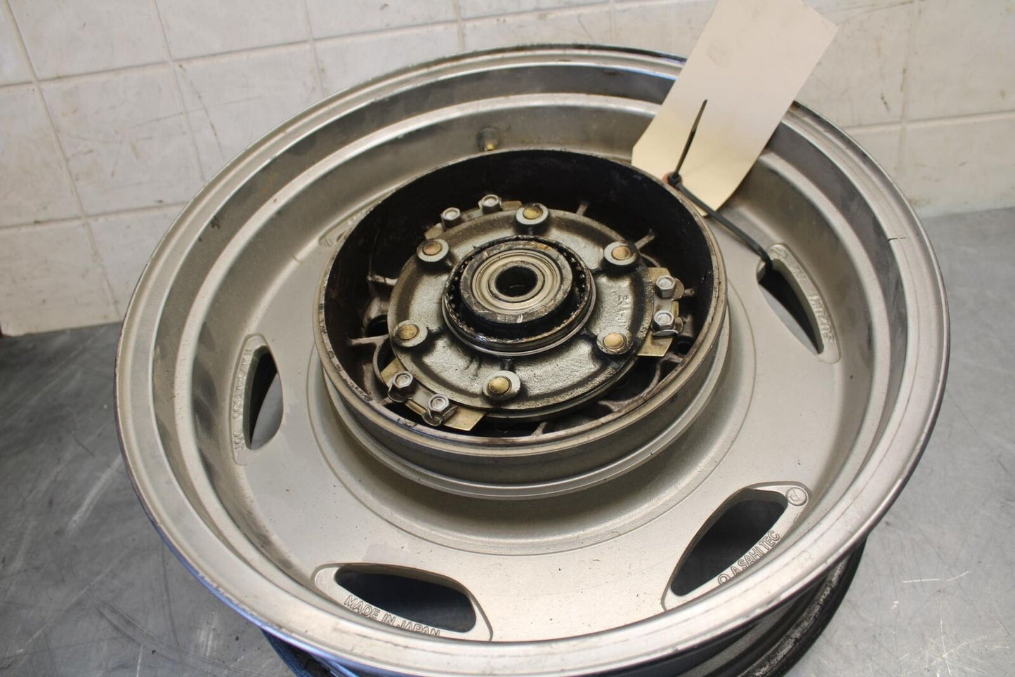 2004 Suzuki Intruder 1500 VL1500 REAR WHEEL RIM BB509