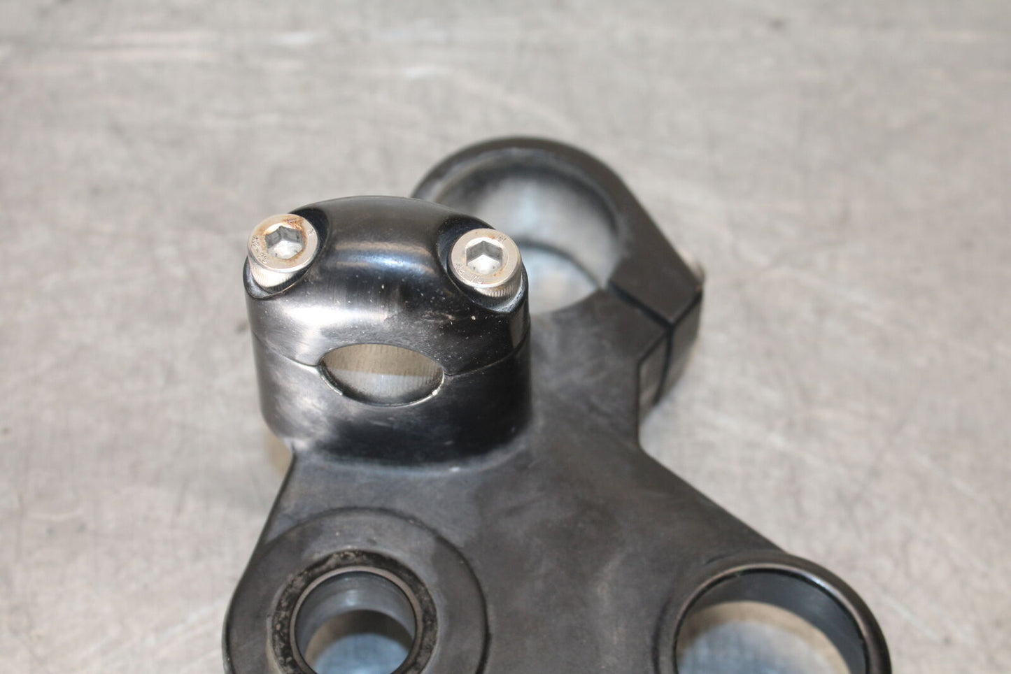 01-06 TRIUMPH TIGER 955I FORKS UPPER TRIPLE TREE CLAMP BB693