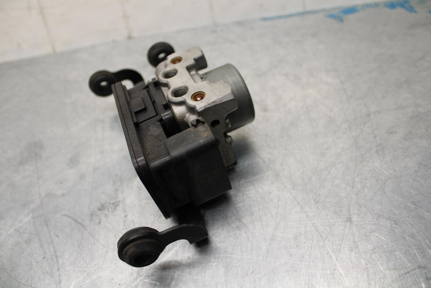 14-15 TRIUMPH STREET TRIPLE R ABS PUMP UNIT MODULE BB441