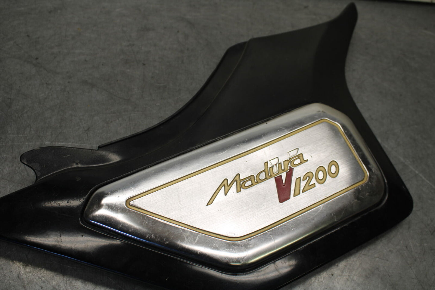 85-86 SUZUKI MADURA 1200 SIDE COVER PANEL COWL FAIRING SET BB691