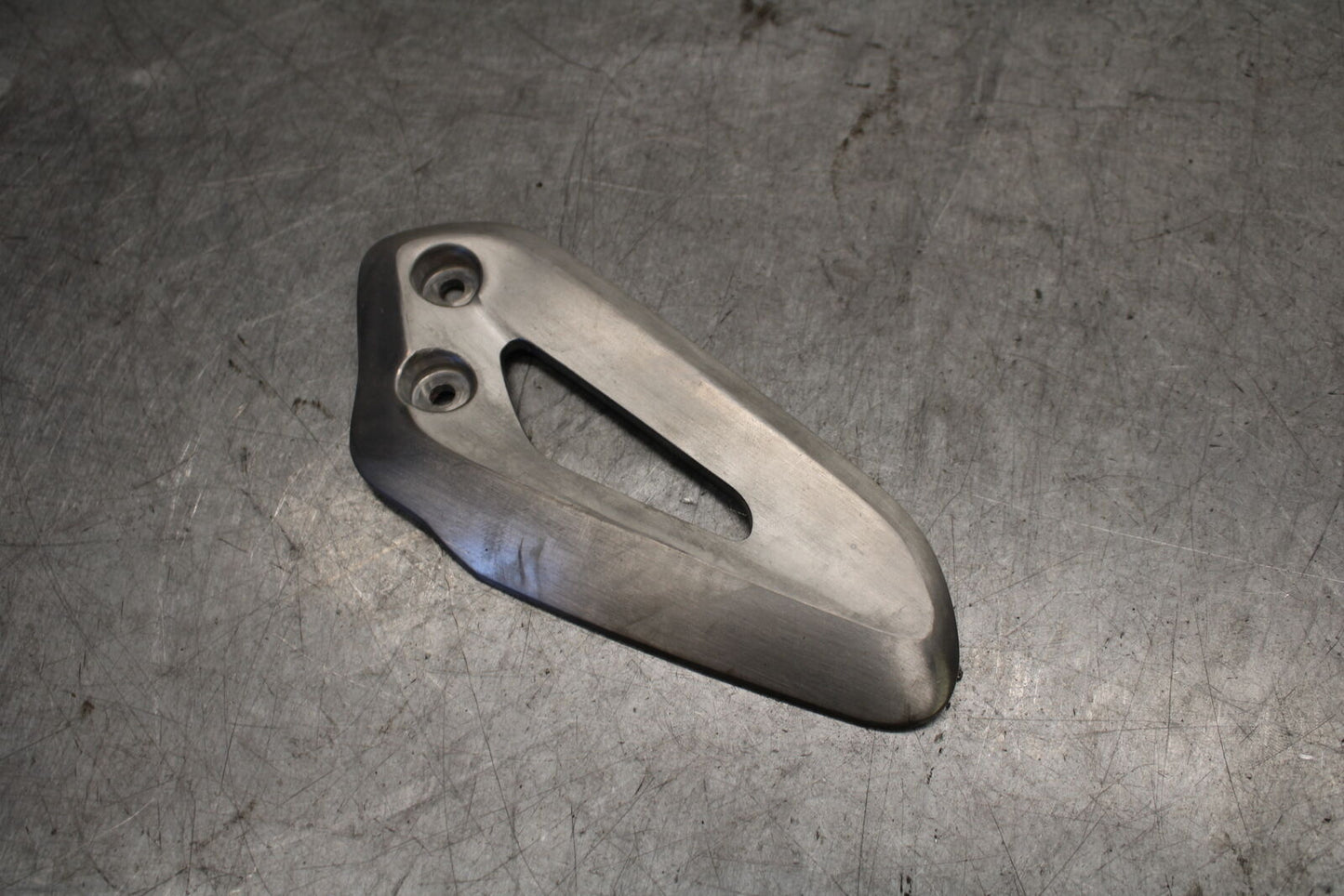 19-21 TRIUMPH SPEED TWIN 1200 RIGHT REARSET REAR SET HEEL GUARD COVER BB653