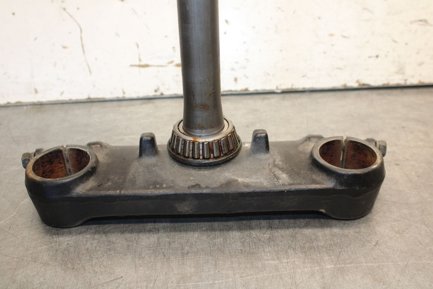 85-86 SUZUKI MADURA 1200 FRONT FORKS CLAMP LOWER TRIPLE TREE STEM BB691