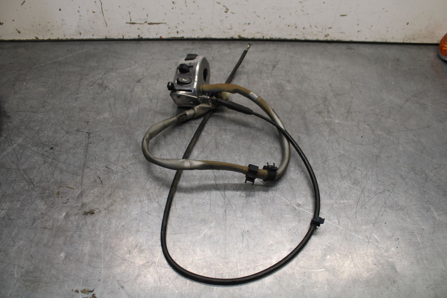 99-00 YAMAHA V STAR 1100 LEFT CLIP ON HANDLE HORN SIGNALS SWITCH SWITCHES BB711