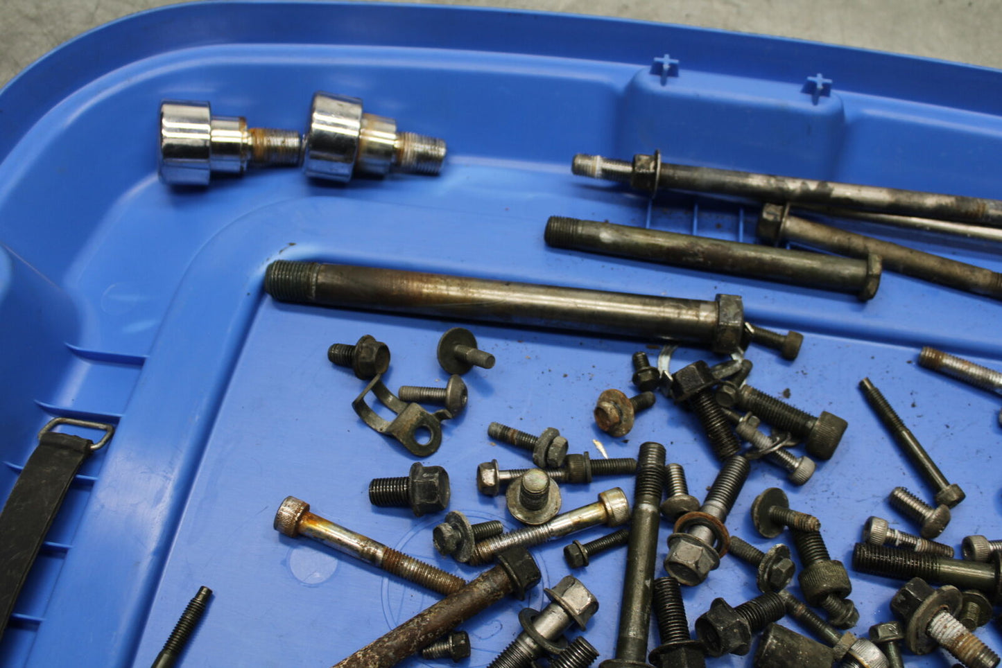 99-00 YAMAHA V STAR 1100 MOUNTING BOLTS HARDWARE MOTOR SCREWS BB711