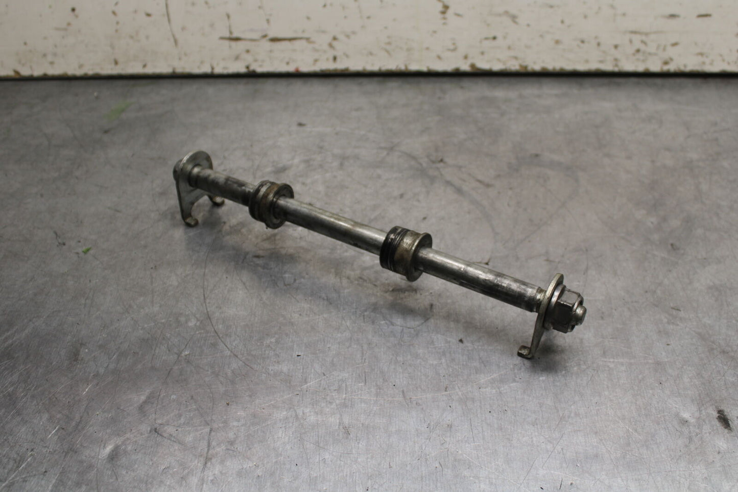 15-16 HONDA CB300F REAR AXLE BACK WHEEL RIM PIVOT BOLT AXEL BB740
